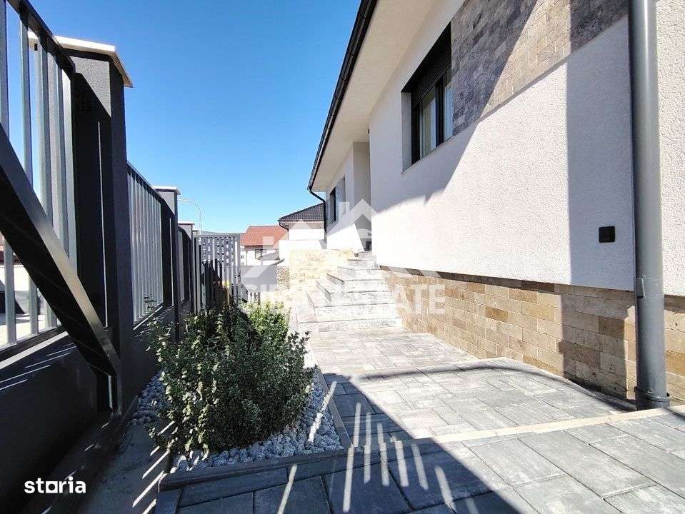 Casa noua cu garaj, pivnita, curte mare - Imagine principală: 5/20