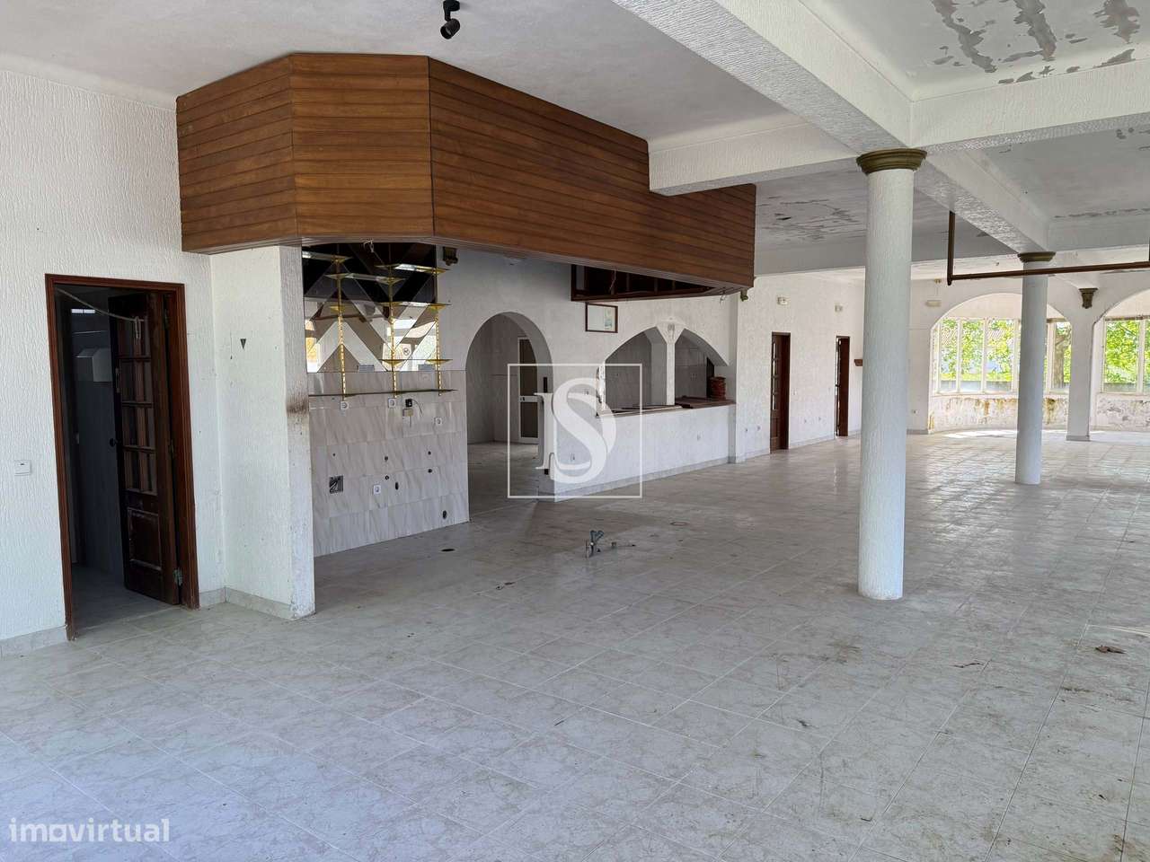 Residencial com 7 suites e Restauração - Grande imagem: 3/43