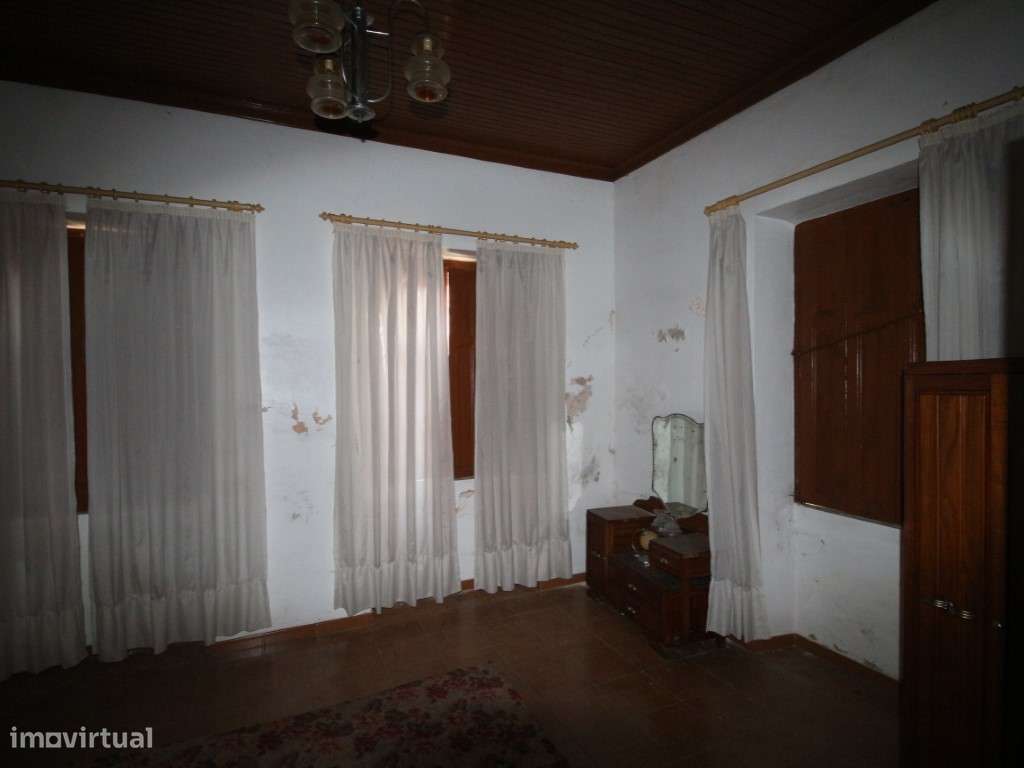 Moradia isolada inserida em terreno de 727m2 - Venda da Esperança, ...-37