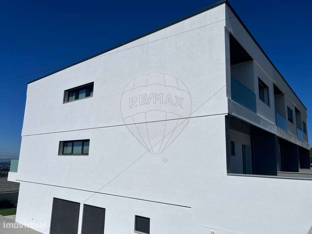 Moradia T4 para venda-33