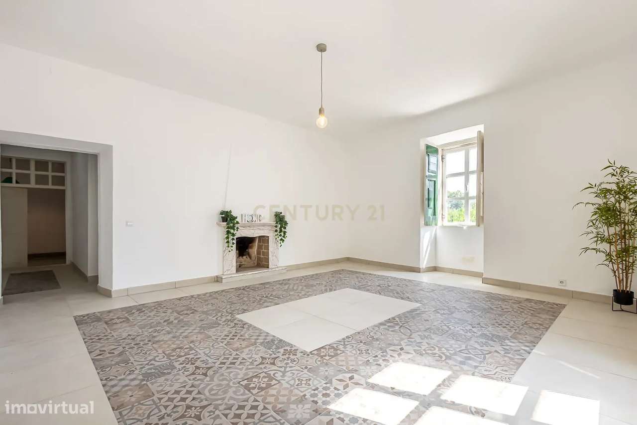 APARTAMENTO T2+1 COM 2 LOGRADOUROS NO CORAÇÃO DE BORBA - Grande imagem: 2/30