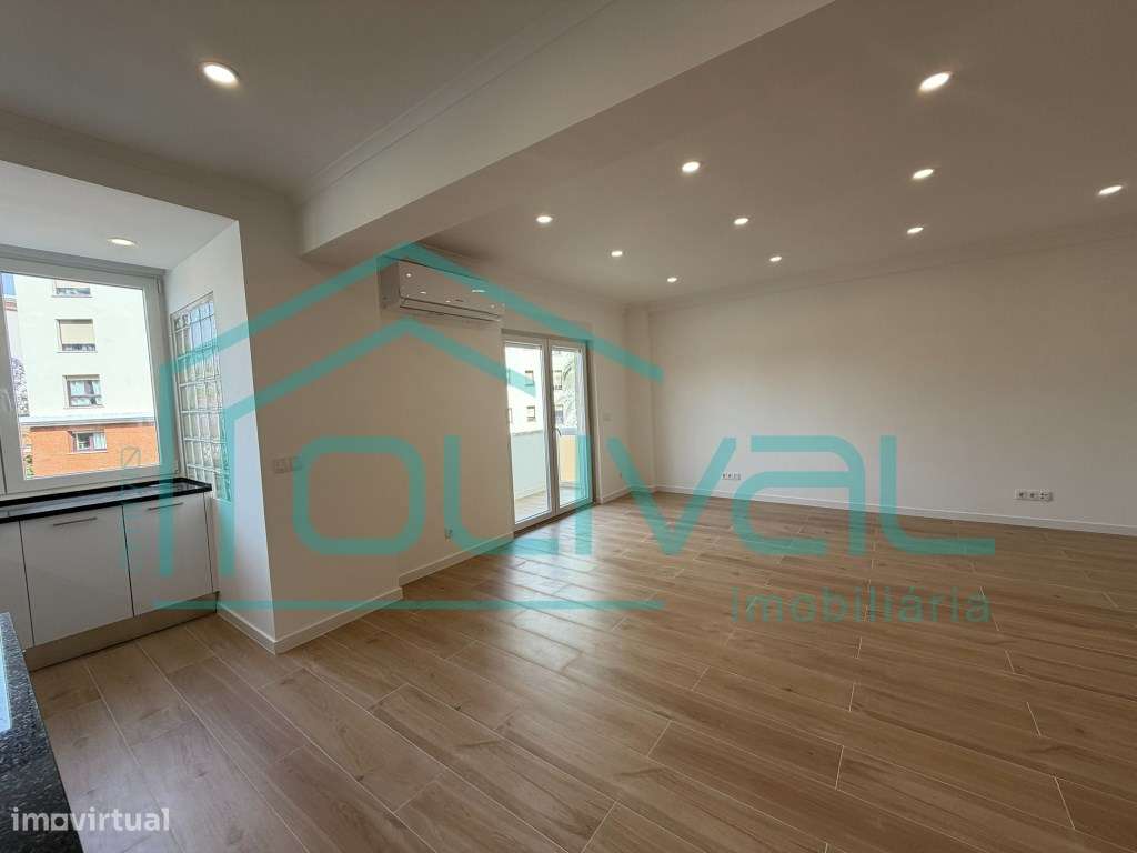 Alverca apartamento de Tipologia T3 totalmente renovado-12