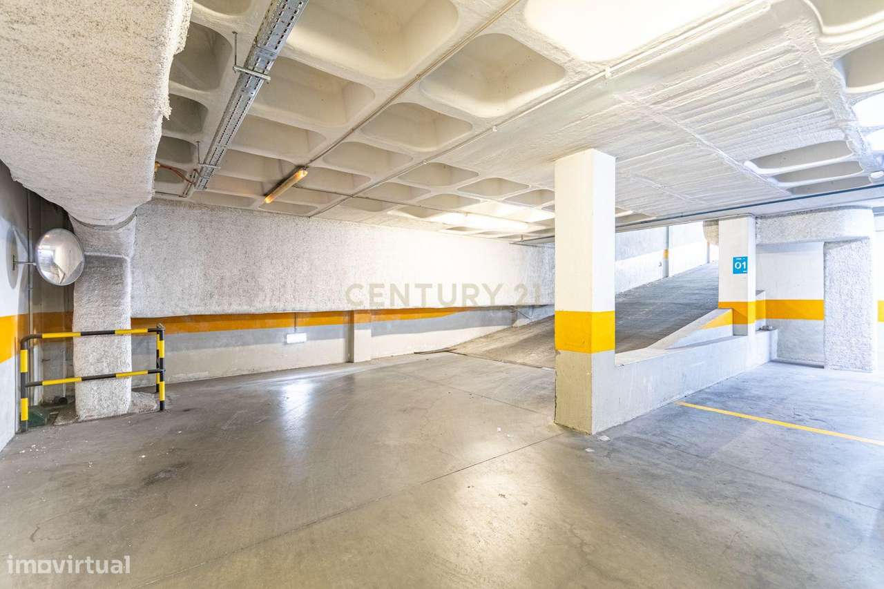 Edifício de escritórios moderno em Carnaxide, Oeiras-33