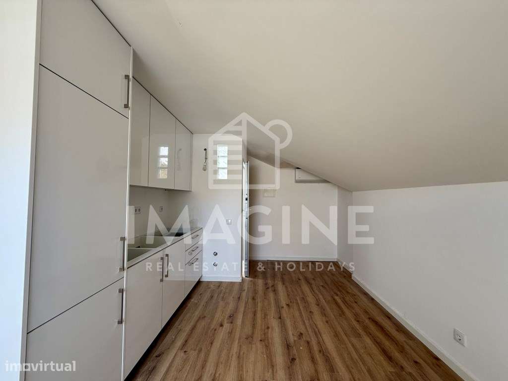 Apartamento T2 com Terraço e Espaço Independente na Fonte Nova, Bai...-16