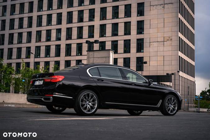 BMW Seria 7 750Li xDrive - 5