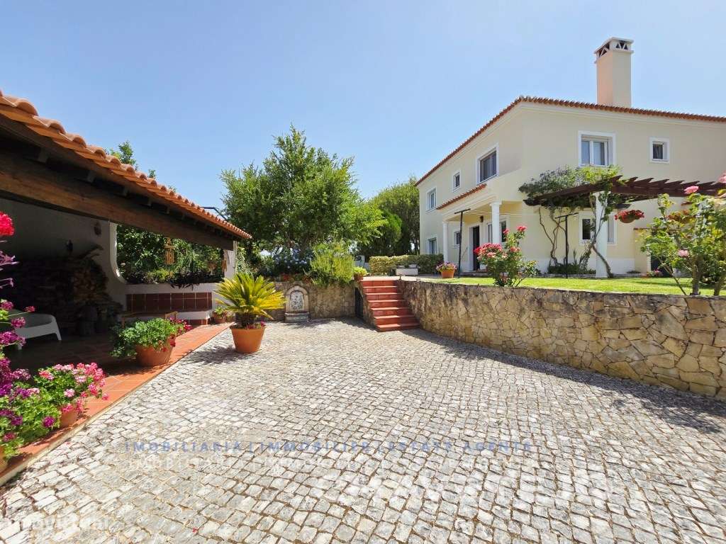 Moradia T5 com jardim e garagem a 2 km da bela cidade de Tomar. - Grande imagem: 5/60