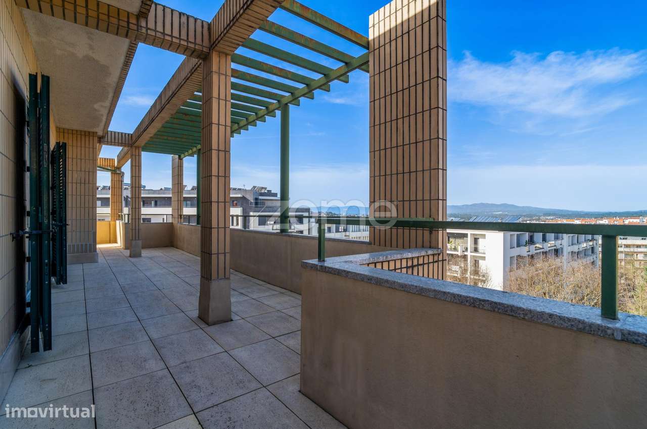 Apartamento T5 Praca De Goa Terraco Com Vista 360 2 Garagens