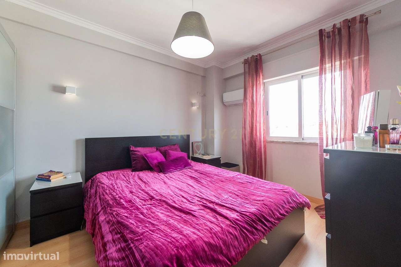 T2 com Terraço em São João da Talha-7