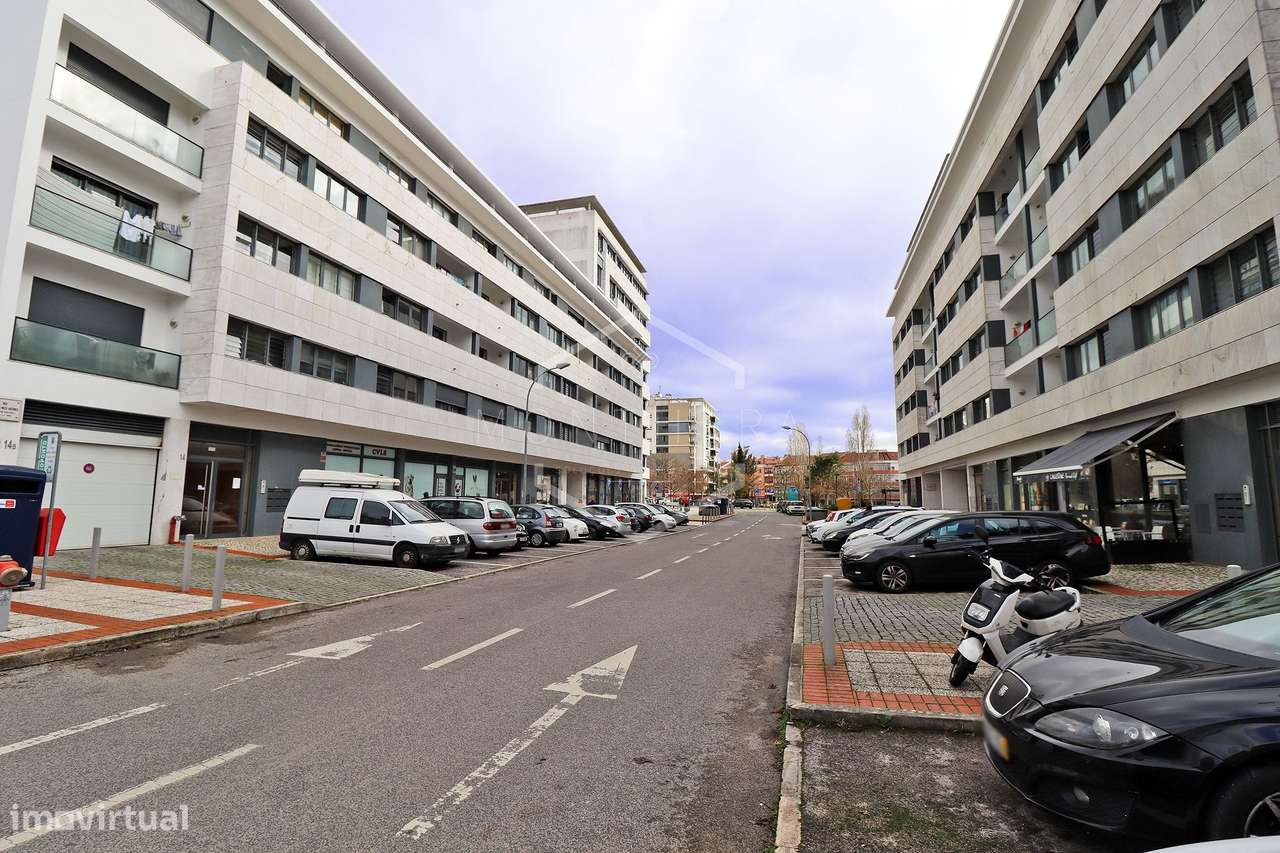 Terreno para constr. de prédio na urb. Villa Park, Amadora-1