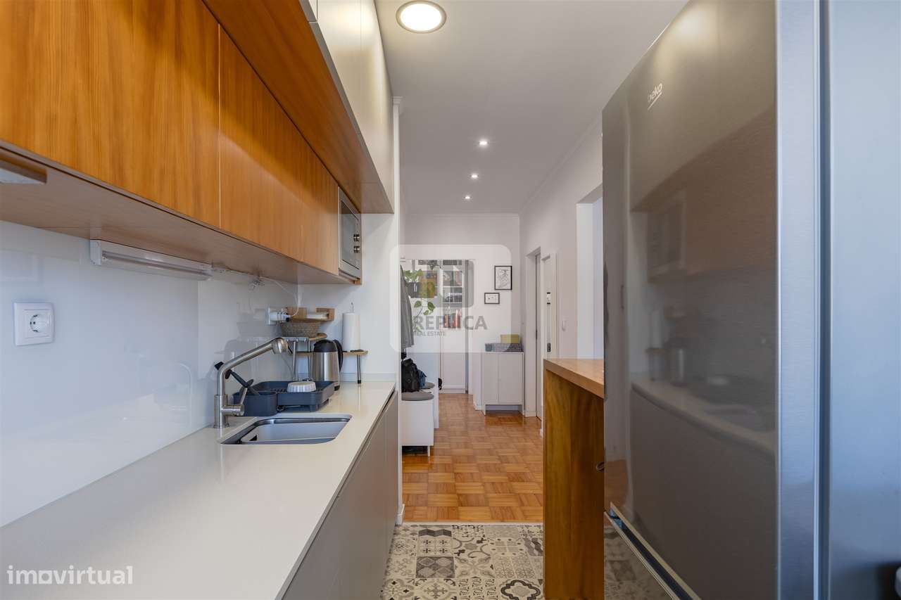 Apartamento T2 Renovado no Bonfim, Porto-9