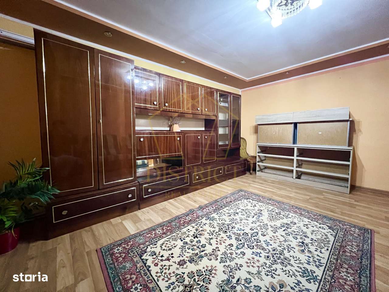 Apartament spatios cu 3 camere | Dambovita | Restaurant Nora - Imagine principală: 4/13