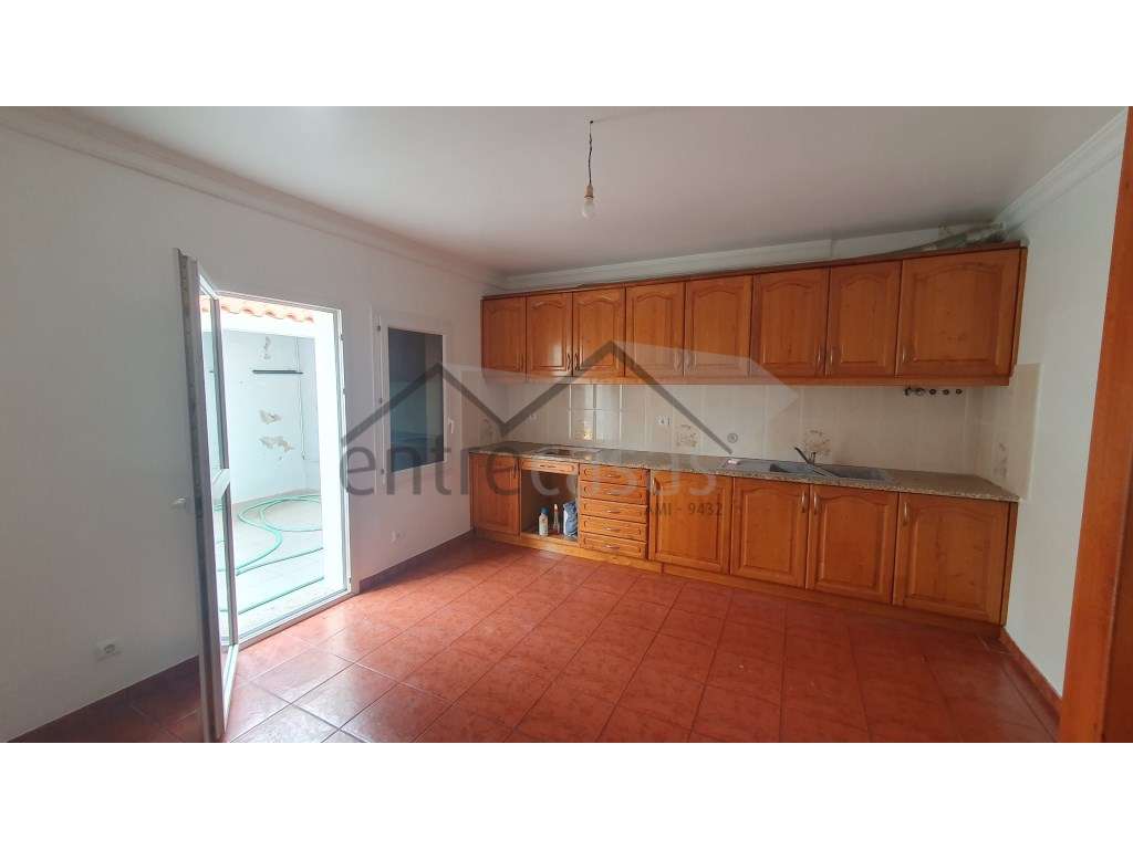 Prédio/Moradia T5 independente - Grande imagem: 4/29