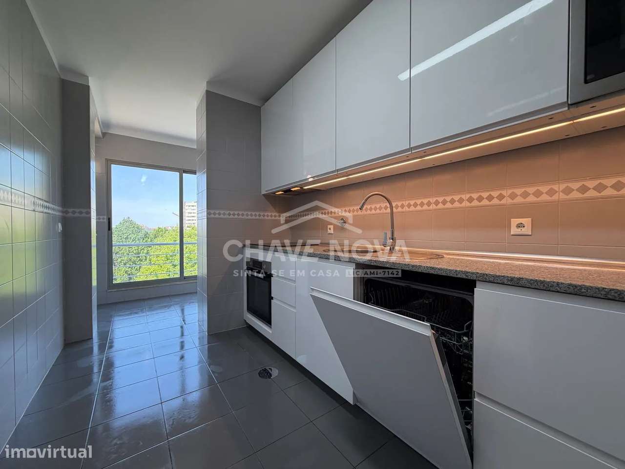 Apartamento T2 em Mafamude | Junto à Nova Linha do Metro Rubi-2