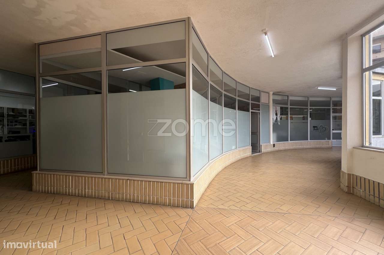 Loja na Galeria Comercial Bairro do Jardim, Viana do Castelo - Grande imagem: 4/33