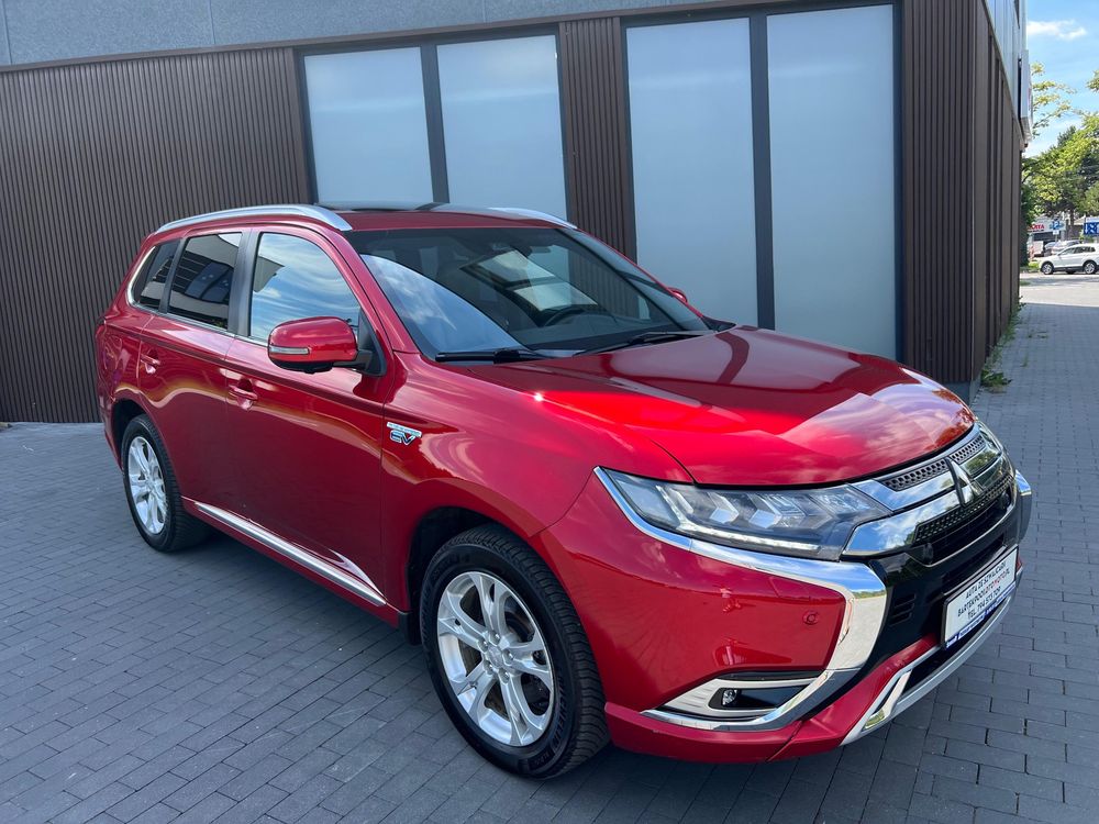 Mitsubishi Outlander III 2.4 4WD Diamant 2021