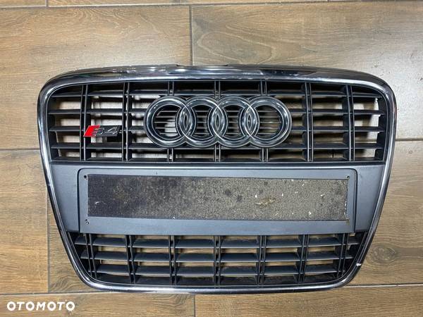 GRILL ATRAPA AUDI S4 A4 B7 ORG. - 1