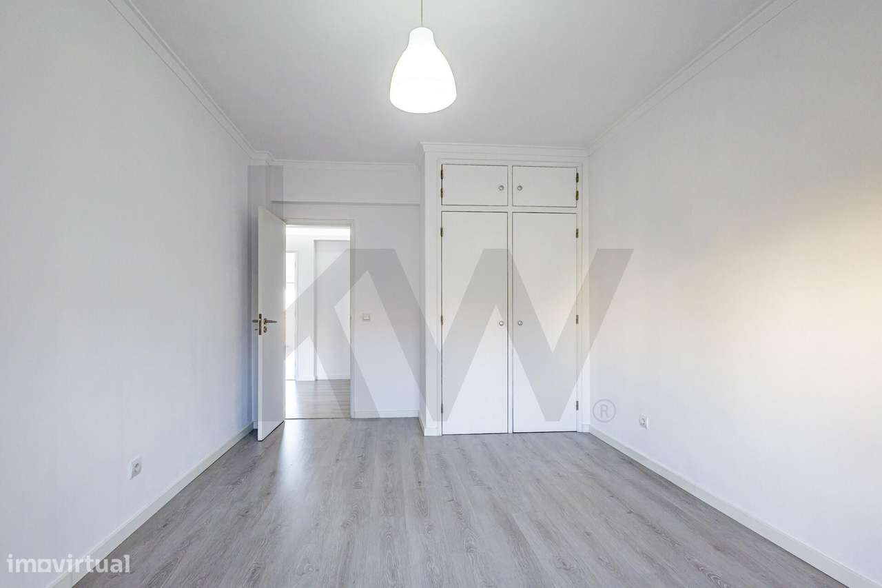 Apartamento T3 Totalmente Remodelado em Vale Flores de Cima-22
