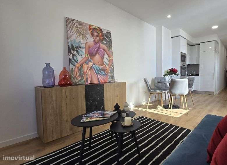 &#127991;&#65039;Apartamento T3 Remodelado em Benfica – Moderno e Cent-1