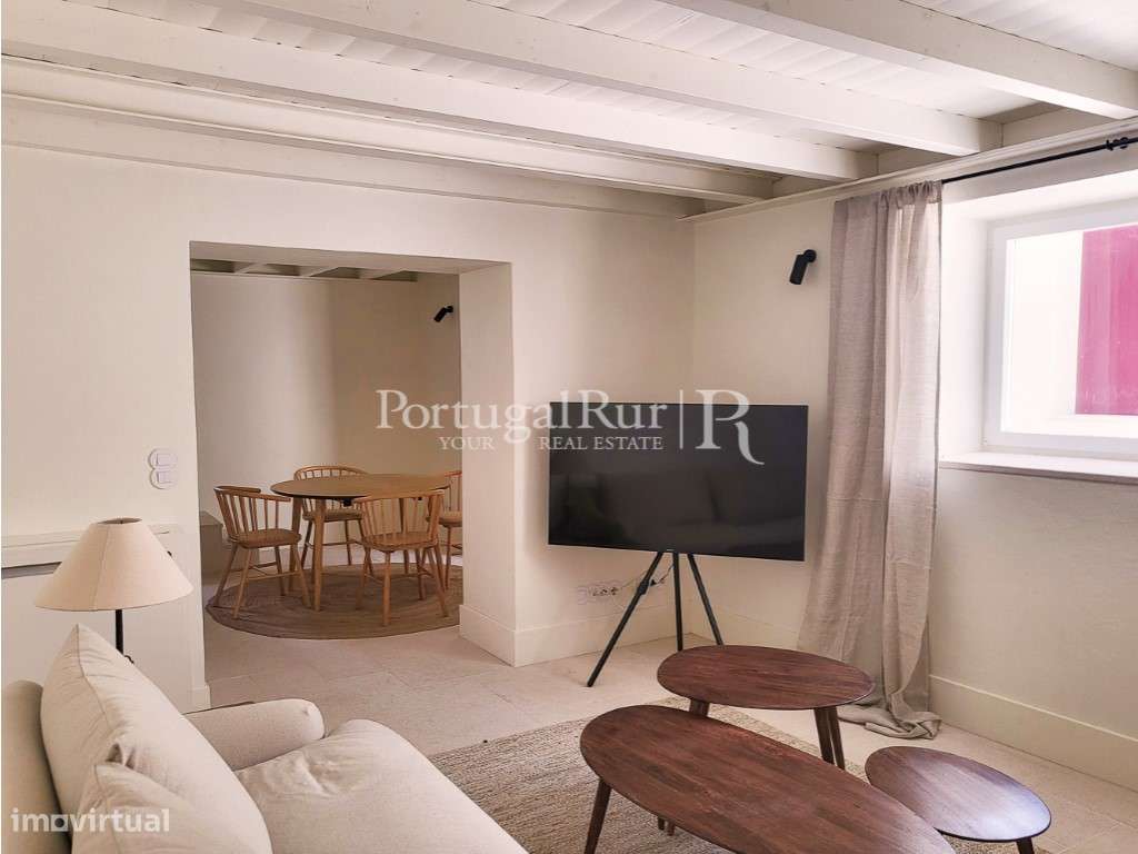 Moradia T2 Totalmente Reabilitada - Grande imagem: 2/27