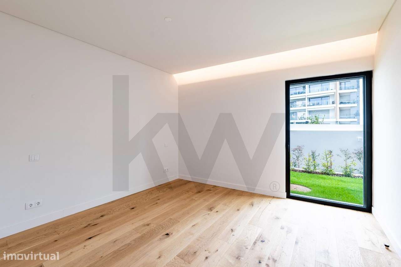 Apartamento T4 com Jardim e Piscina na Parede – Cascais-20