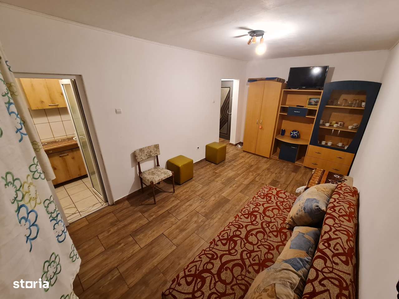 Inchiriez Garsoniera Confort 1 Moderna cu Balcon Micalaca Simfoniei - Imagine principală: 2/18