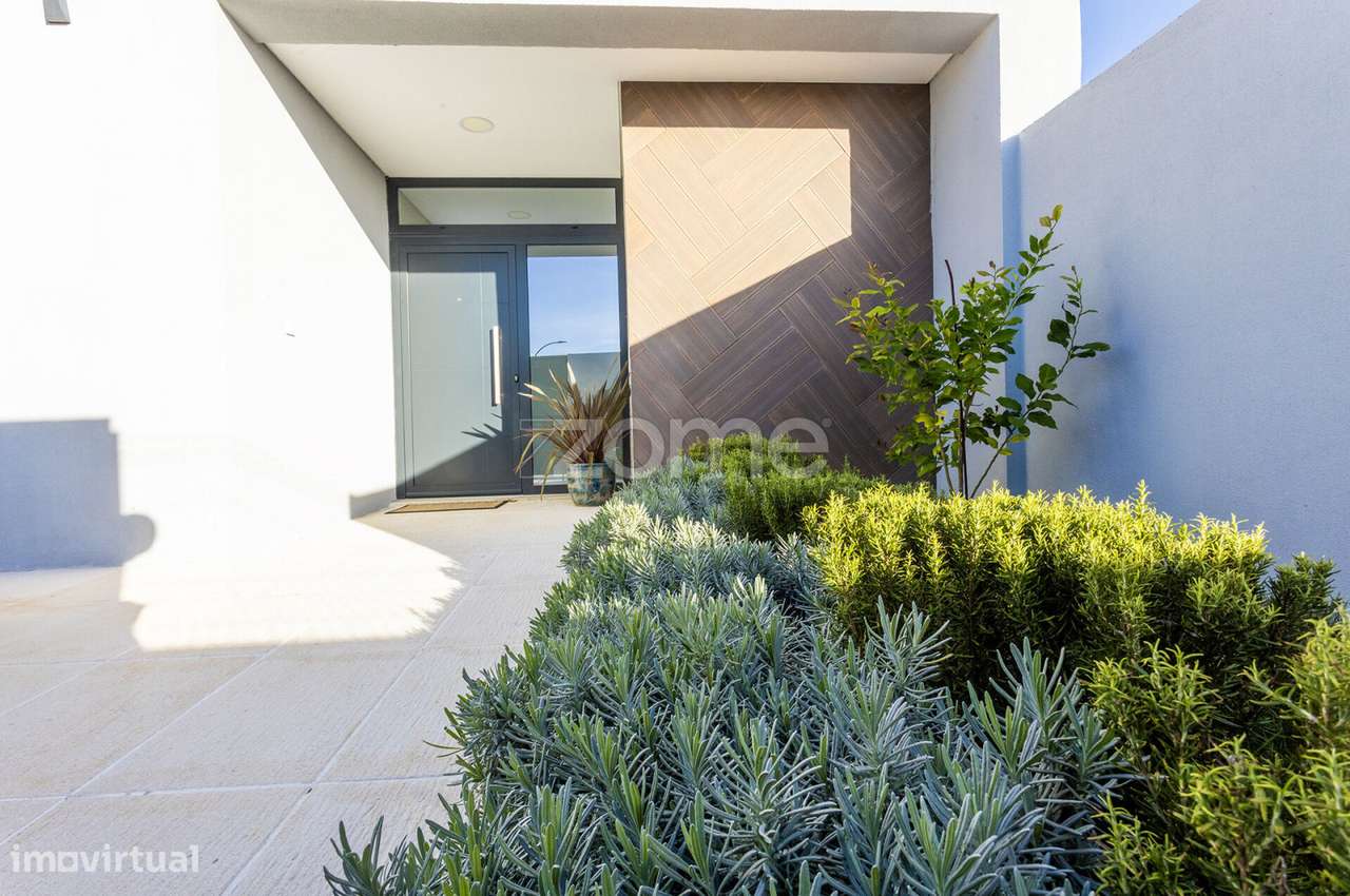 Moradia T3 com Piscina, Terraço Panorâmico e Vista Desafogada, Oeir... - Grande imagem: 4/53