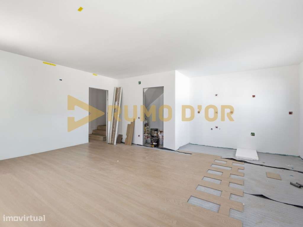 Moradia T3 Nova na Pocariça, Em Fase Final de Construção-4
