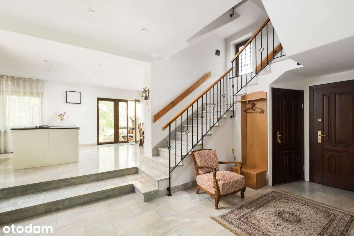 Przestronny dom dla rodziny z pięknym ogrodem-9