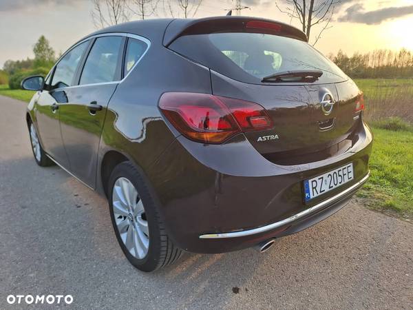 Opel Astra IV 1.4 T Cosmo S&S - 3