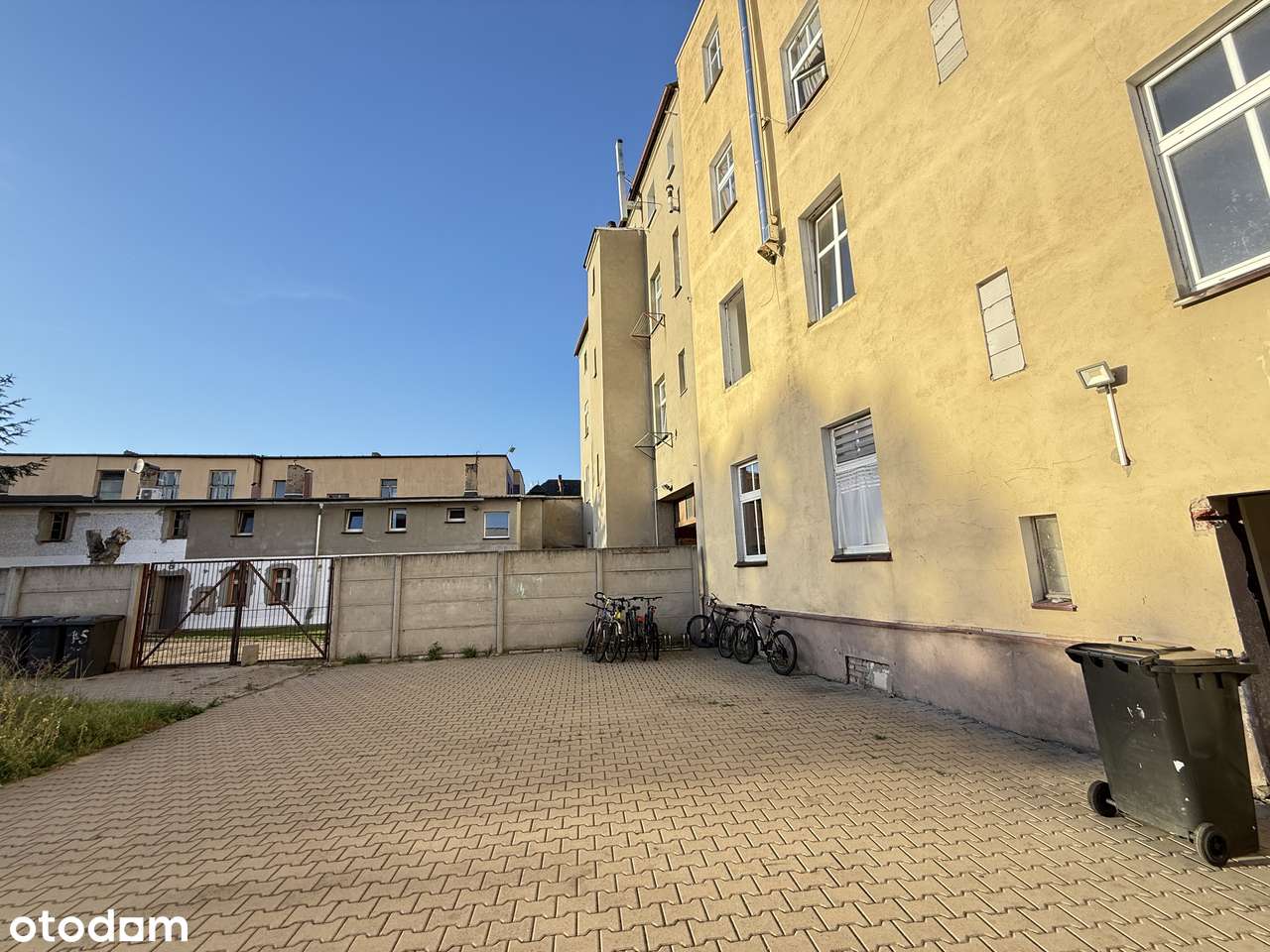 Kamienica- 15 wynajmowanych mieszkań-9