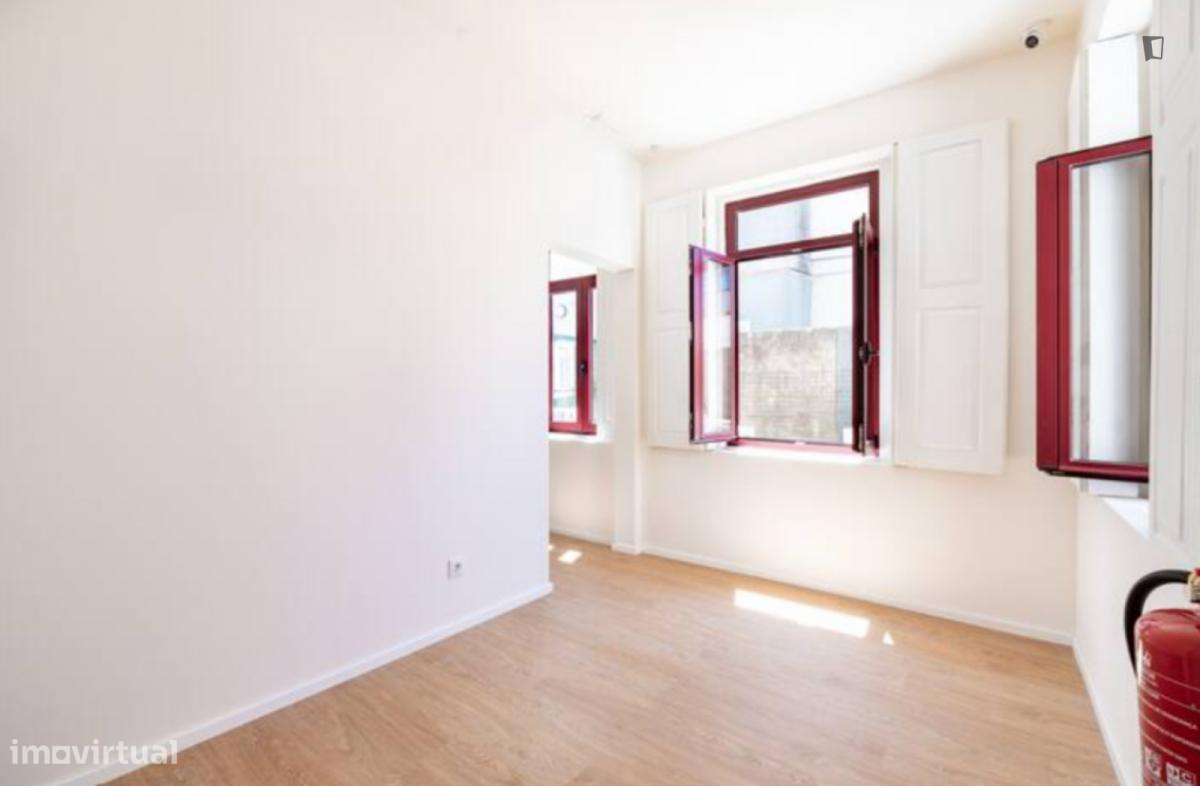 Apartamento com 1 quartos - localizado em Lordelo do Ouro Porto - Grande imagem: 4/6