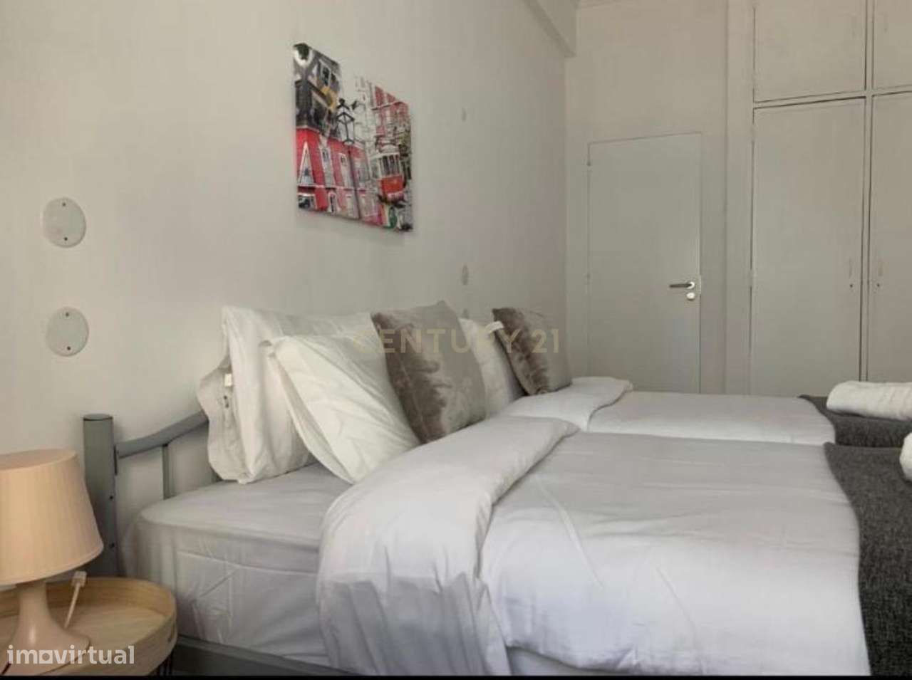 Apartamento T3 + 1 com Licença de Alojamento Local – Estrela/Campo de-5