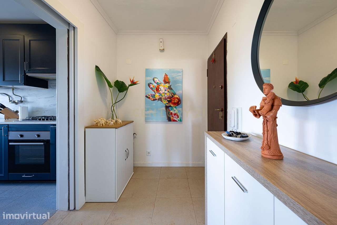 Apartamento T3 Renovado com lugar de parqueamento no Cacem - Grande imagem: 4/33