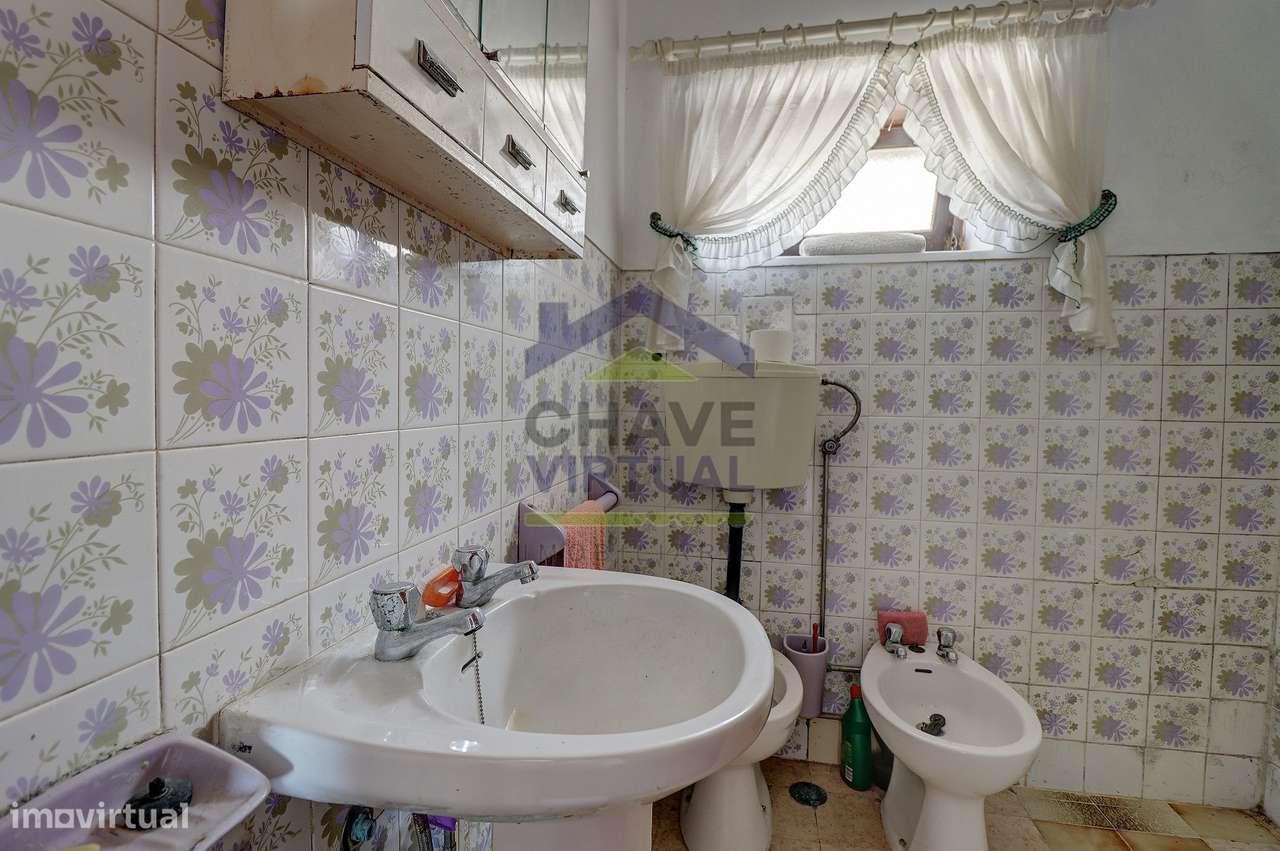 Moradia V3 com garagem e anexo  – Concelho Torres Vedras-16