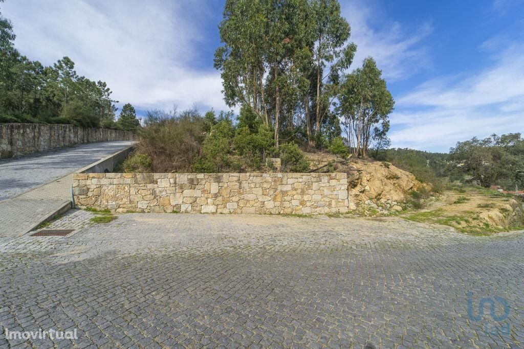 Terreno em Braga de 1958,00 m2