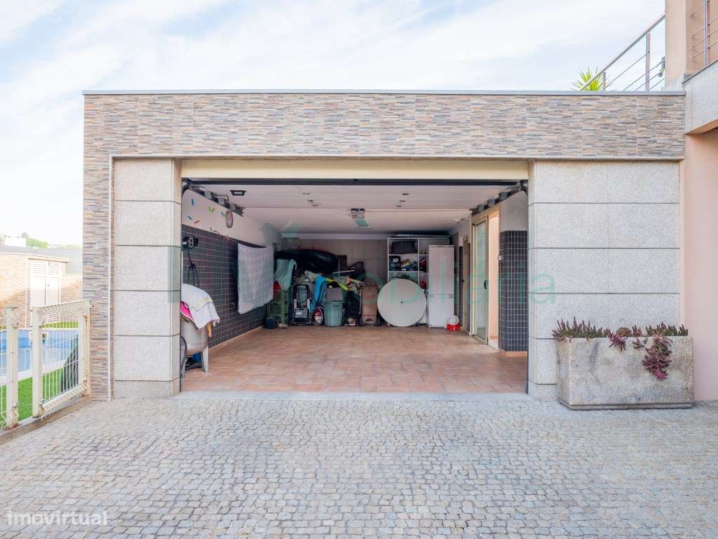 Moradia T3 em Fermentões com Piscina e Zona de Churrasqueira-43