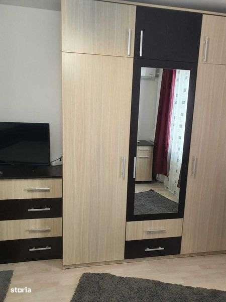 Inchiriez garsoniera Aparatorii Patriei 4 minute de metrou - Imagine principală: 5/8