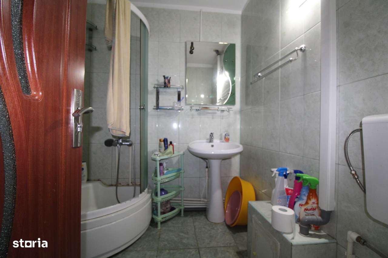 Apartament 3 camere, zona 9 Mai-4