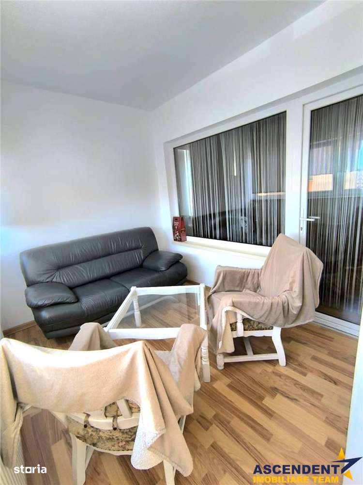 Apartament cu 2 camere, balcon mare, decomandat, mobilat, utilat, Griv - Imagine principală: 3/10