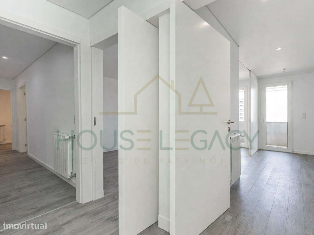 Apartamento T2 em frente ao Hospital São João-9
