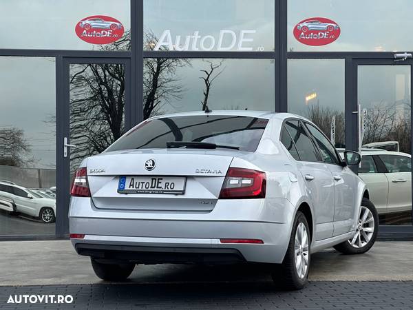 Skoda Octavia 2.0 TDI DSG 4X4 Ambition - 3