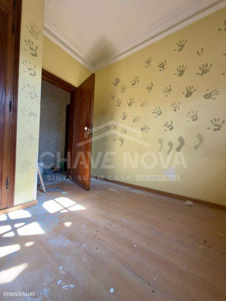 Moradia T4 para remodelar em Francelos, Vila Nova de Gaia-11