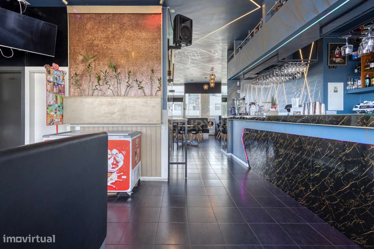 Trespasse de Bar na Zona de Praia de Leça da Palmeira - Grande imagem: 4/20