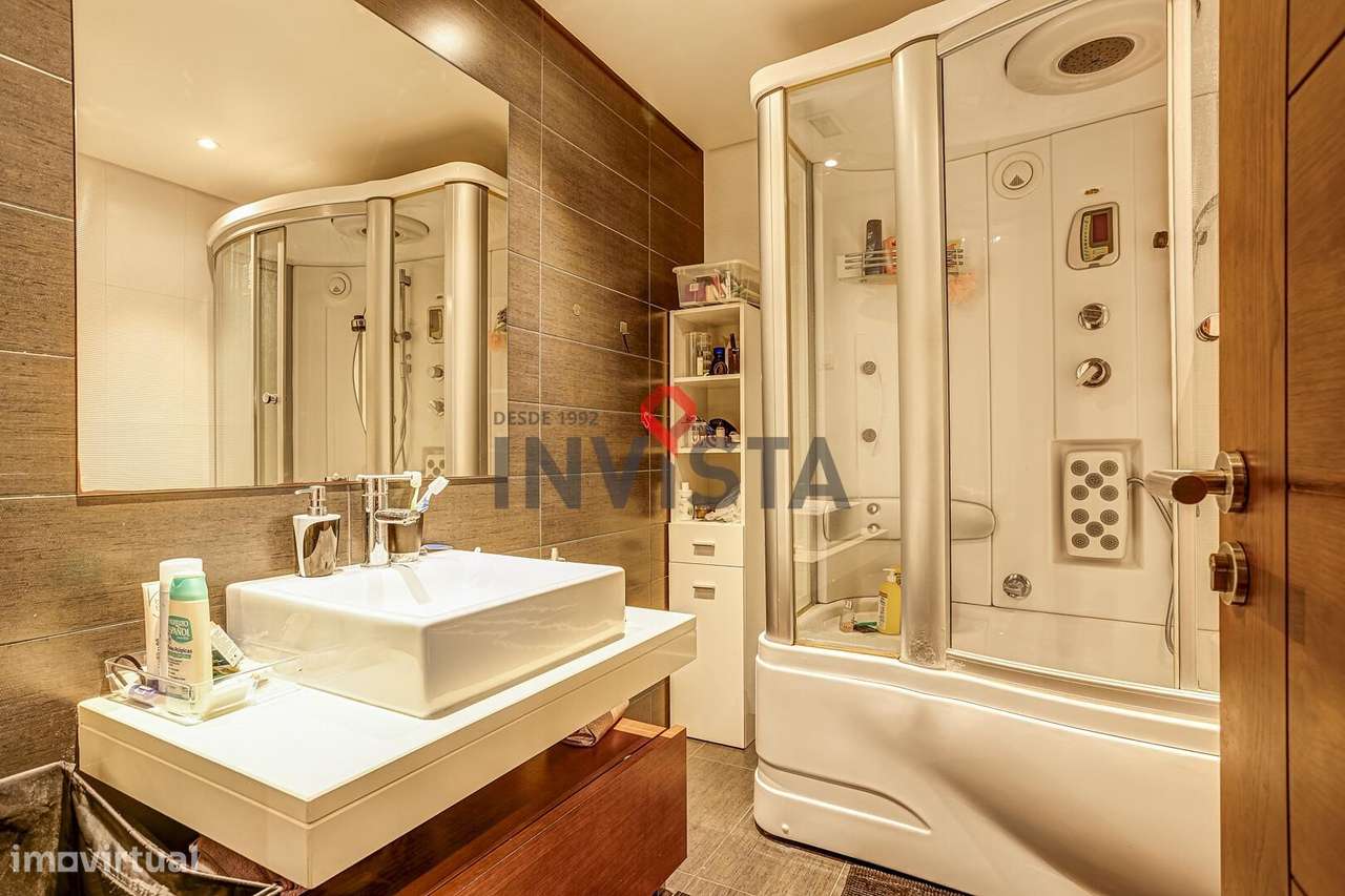 Apartamento T4 com 202,05m2 no Condomínio Fechado OMNIA IV-12