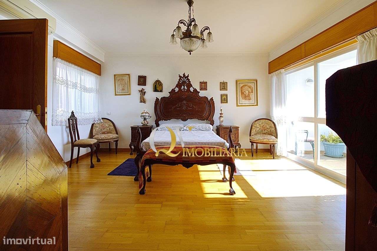 Excelente Moradia V4 para venda sita nos Jardins da Parede-38