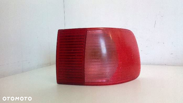 Lampa prawa tylna Audi A8 D2 - 7