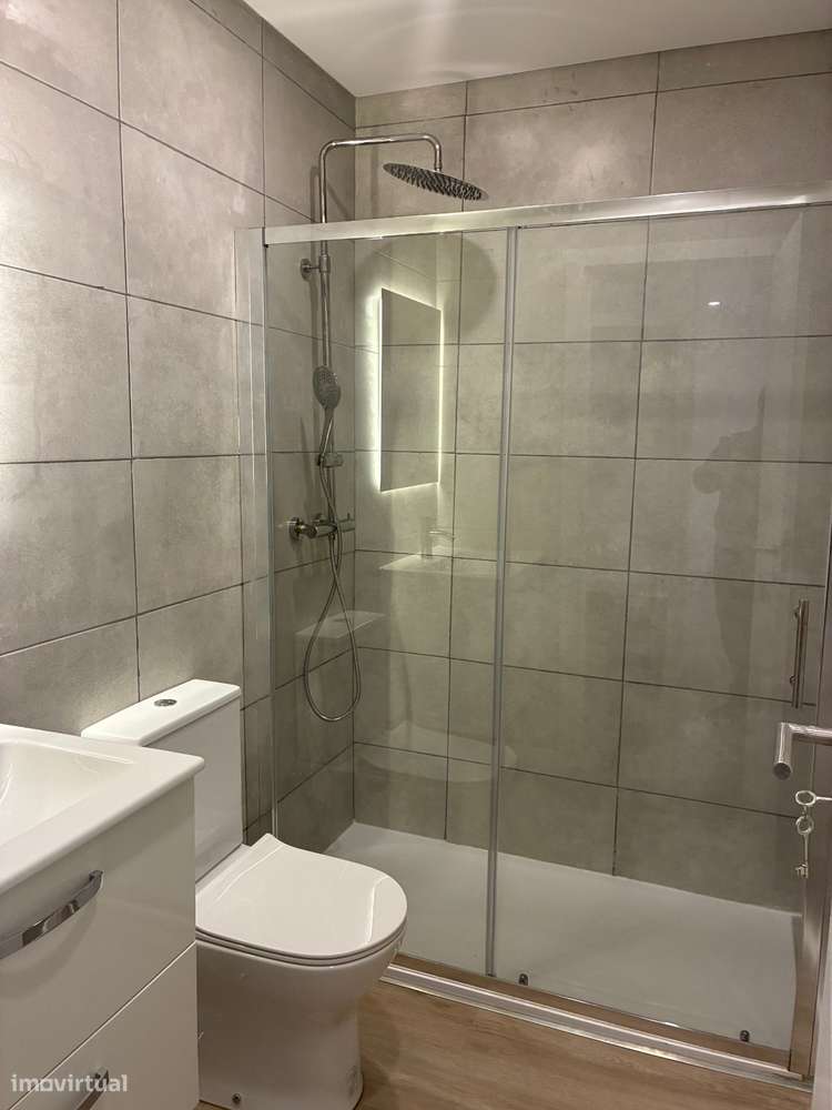 Apartamento T4 em Barreiro com Excelente Localização-32