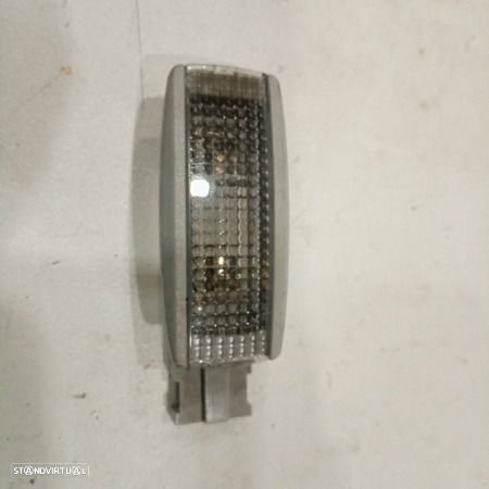 Luz De Cortesia Volkswagen Passat (3B3) - 1