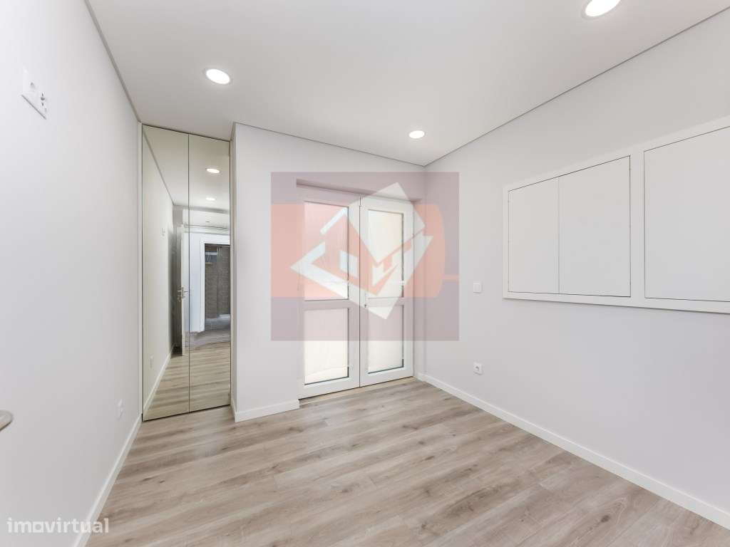 Apartamento T1+1 em Casal de Cambra-17