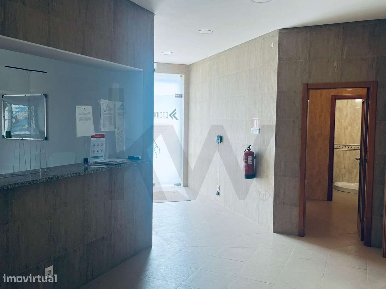 Armazém 767m2 com terreno 1854m2-38